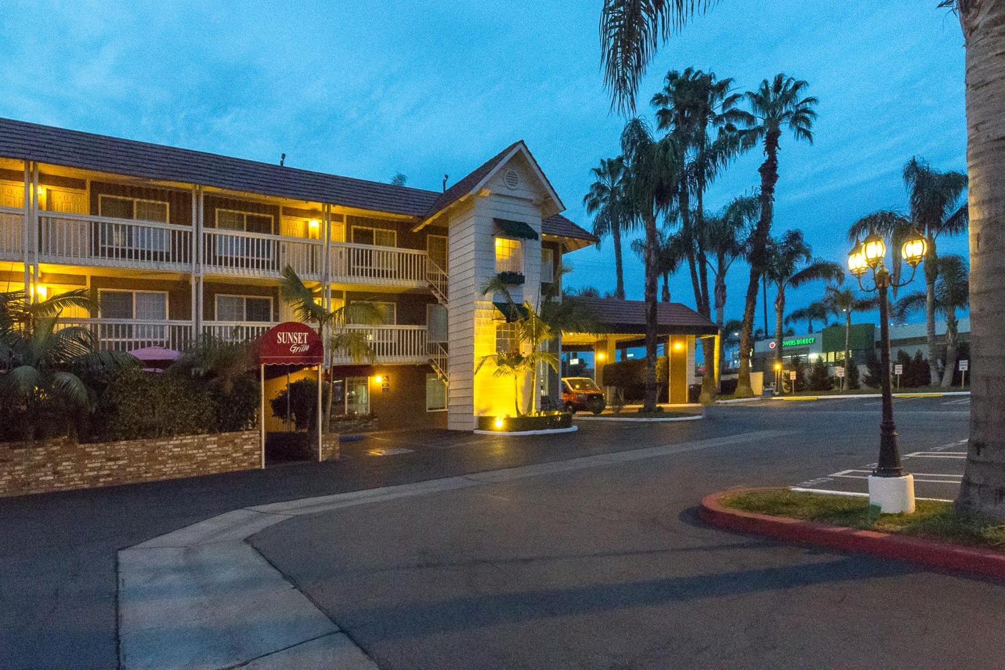 Ramada By Wyndham Costa Mesa/Newport Beach Eksteriør bilde